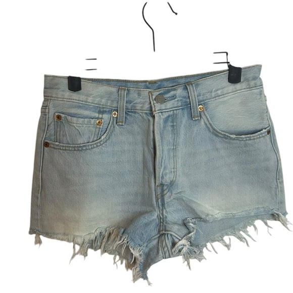 Levi’s 501 Light Wash Denim Cut Off Shorts - Picture 1 of 6
